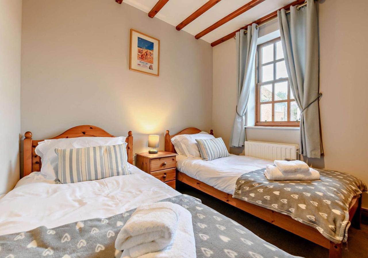 Salty Dog Cottage Whitby Eksteriør billede