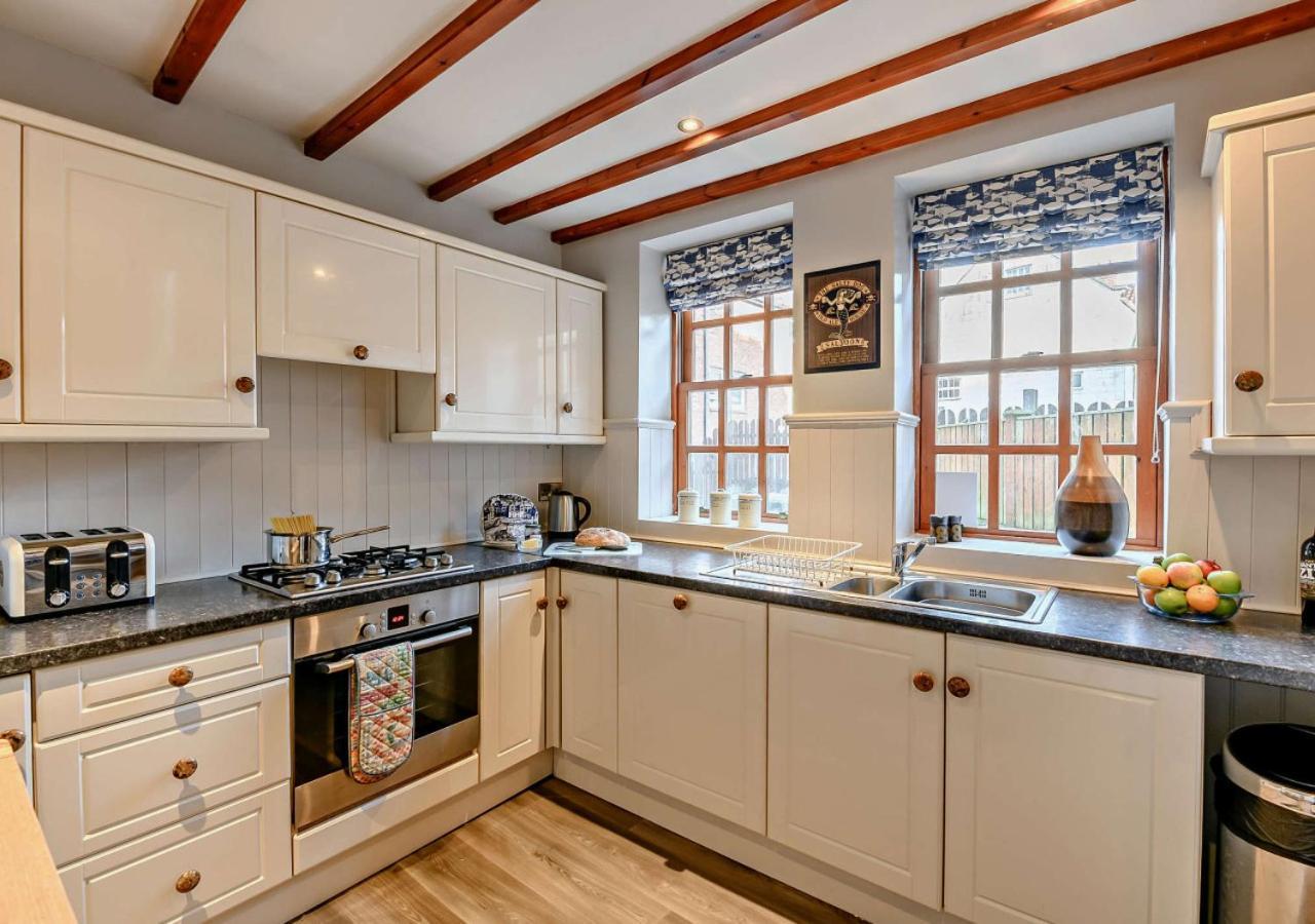Salty Dog Cottage Whitby Eksteriør billede